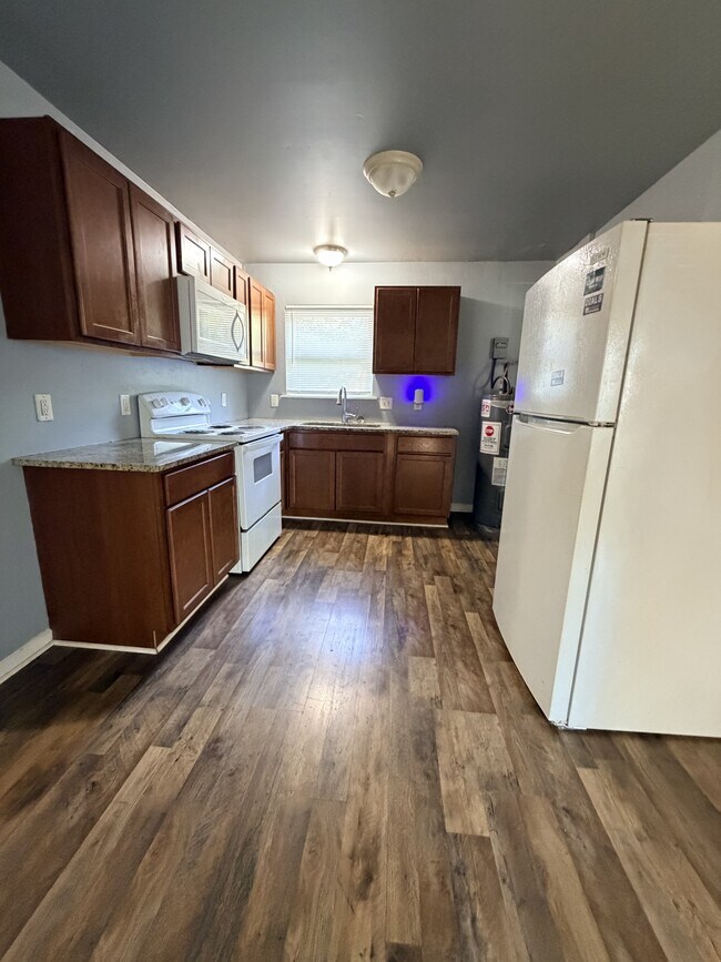 Foto del edificio - 213 Meadow Park Dr