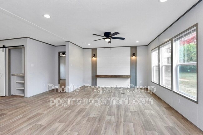 Building Photo - 112 Maudie Ln