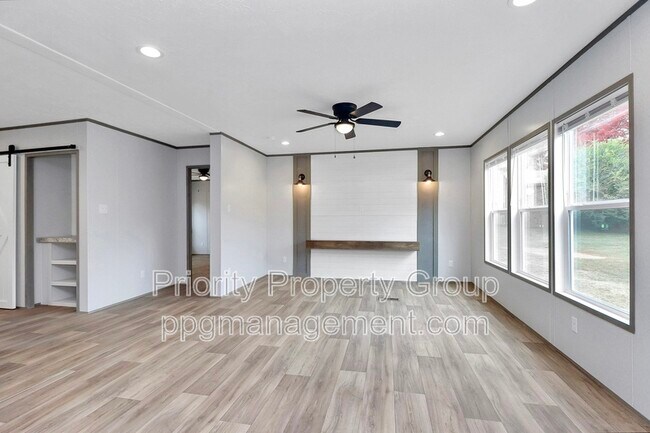 Foto del edificio - 112 Maudie Ln