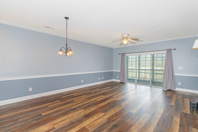 Foto del edificio - 4627 Wild Iris Dr