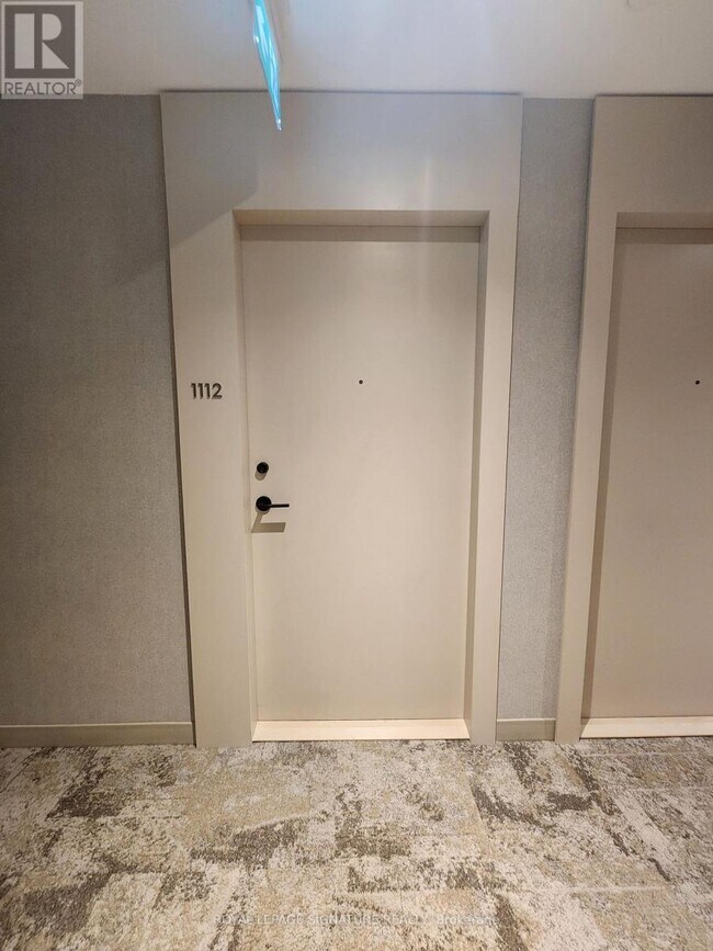 Building Photo - 2020 Bathurst St