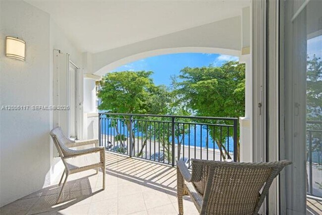Foto del edificio - 3255 NE 184th St