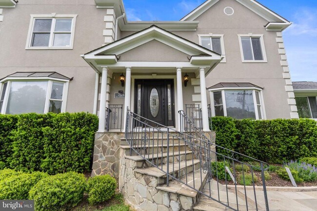 Building Photo - 7024 Old Dominion Dr