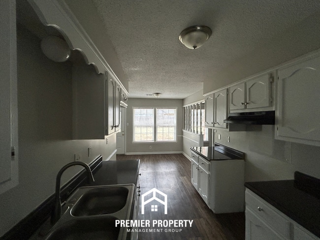 Foto del edificio - 4061 Keynon Dr