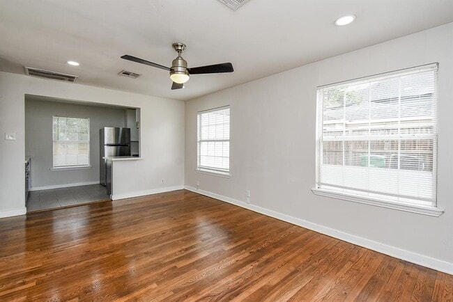 Building Photo - 1409 Zora St