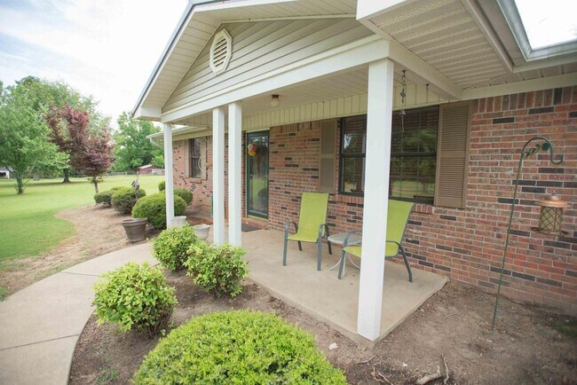 Building Photo - 105 Jones Ln