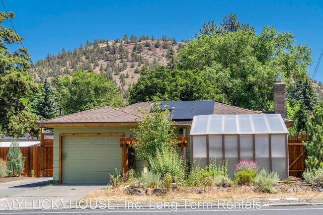 Building Photo - 2 br, 1 bath House - 904 NE 8th Street