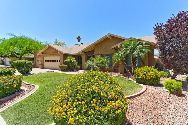 Building Photo - 8894 E Sheena Dr