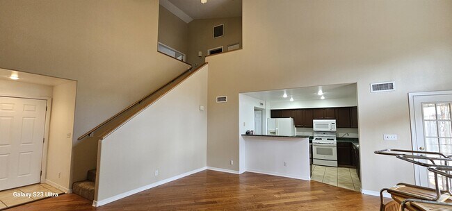 Building Photo - 2184 S Linmar Ct