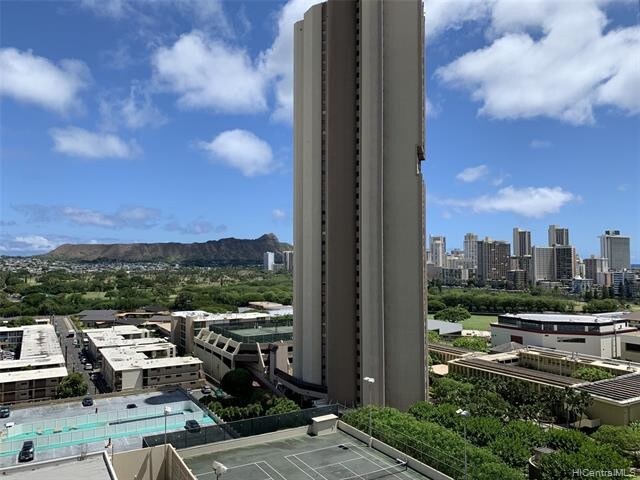 Building Photo - 2499 Kapiolani Blvd