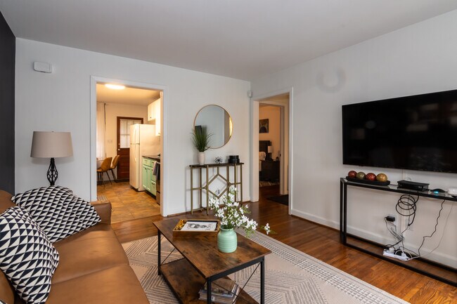 Family Room - 1344 Briar Creek Rd
