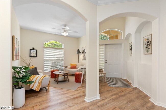 Foto del edificio - 1896 Crestview Way