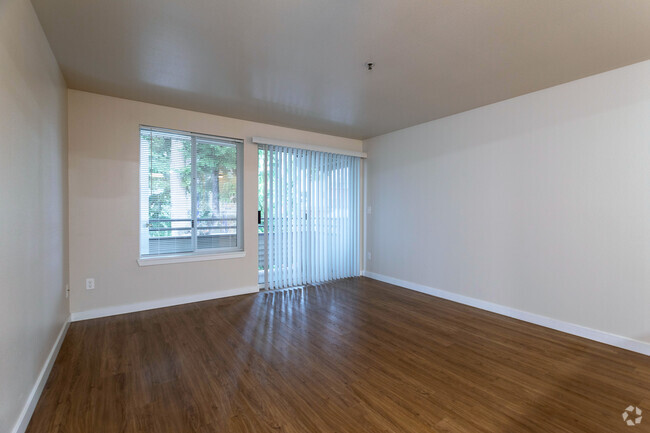 2BR, 2BA - 850SF - Townside Flats