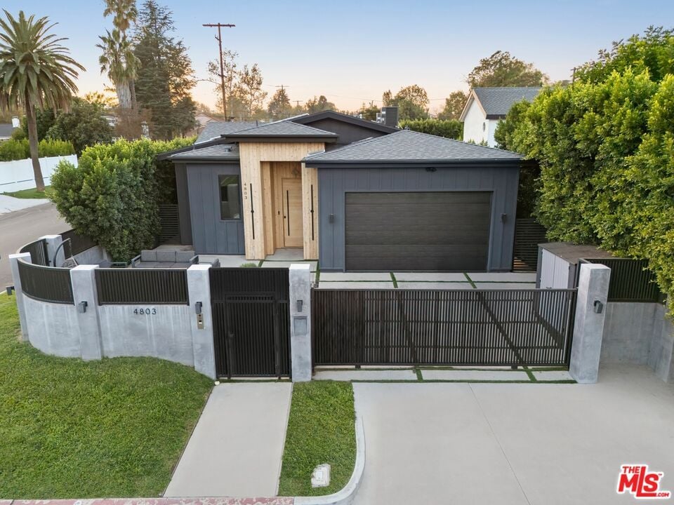 Foto principal - 4803 Lemona Ave