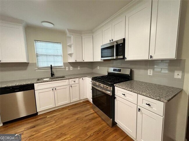 Building Photo - 745 Country Manor Way