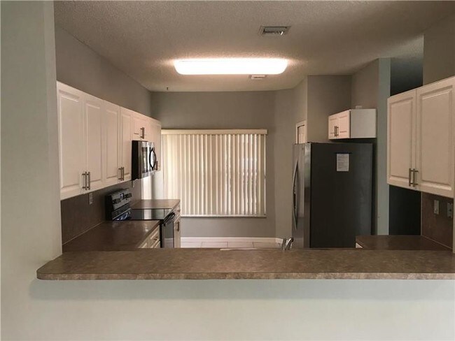 Building Photo - 7780 S Southwood Cir