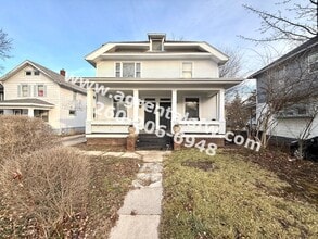 Building Photo - 2921 Broadway