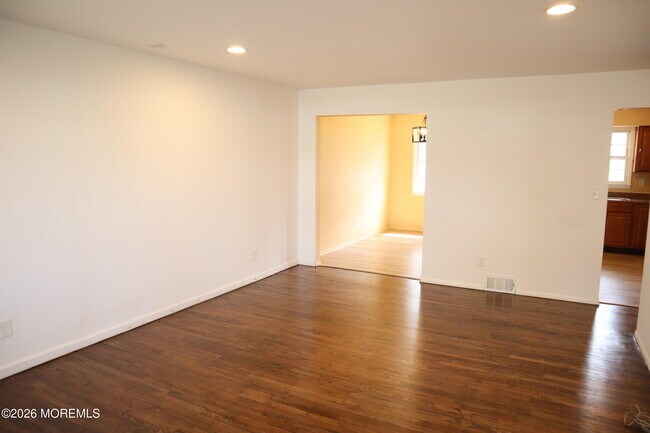 Foto del edificio - 721 Burnt Tavern Rd