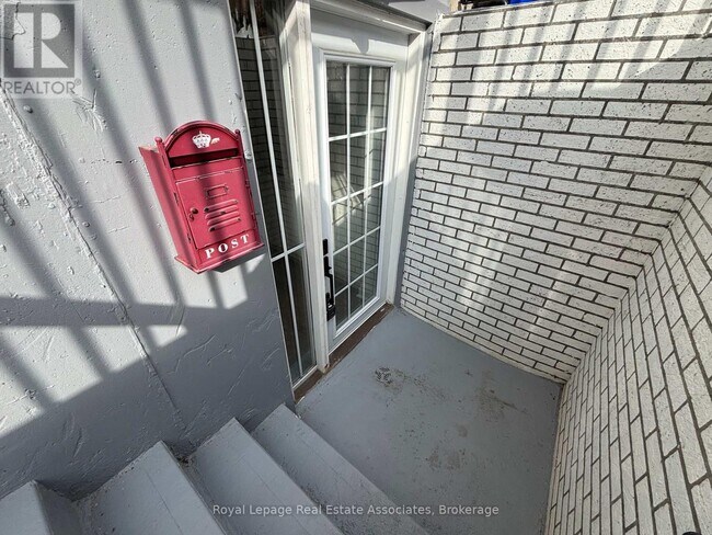 Photo du bâtiment - 114 Sail Crescent