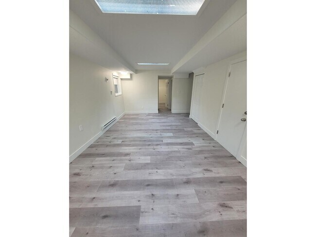 Photo du bâtiment - 3010 Cassiar Ave