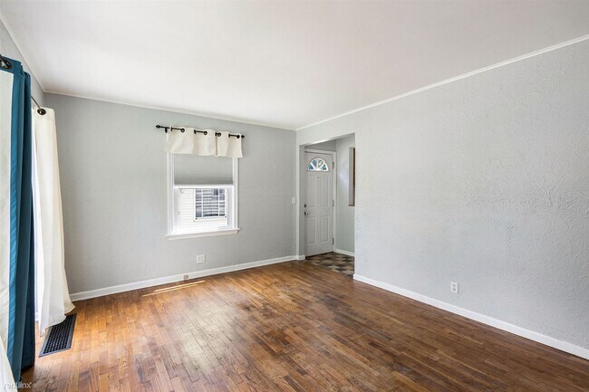 Building Photo - 3 br, 1 bath House - 1706 Homecrest Ave
