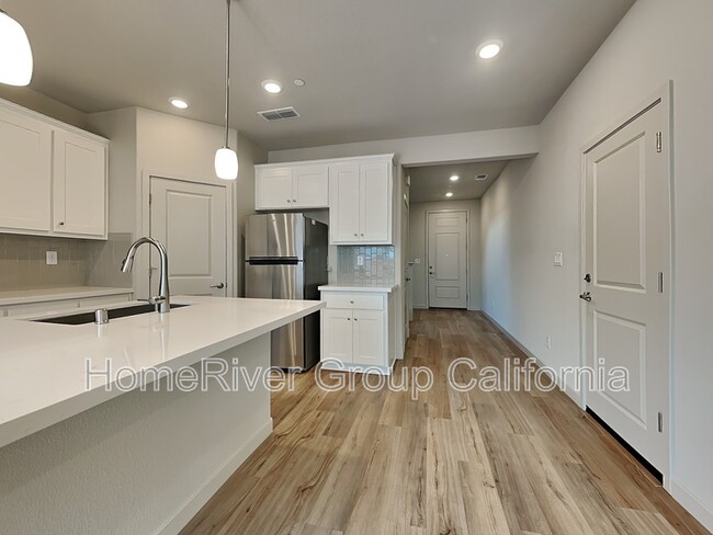 Building Photo - 3445 Cantor Dr