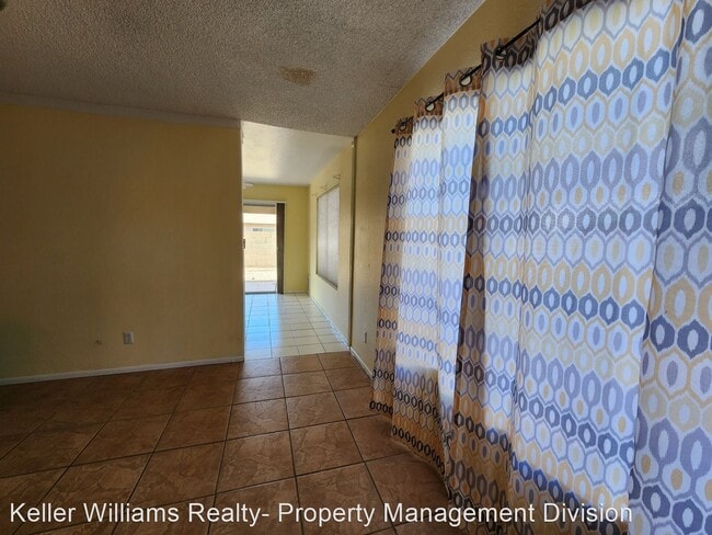Building Photo - 3 br, 2 bath House - 1436 E El Parque 2115...