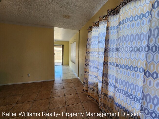 Foto del edificio - 3 br, 2 bath House - 1436 E El Parque 2115...