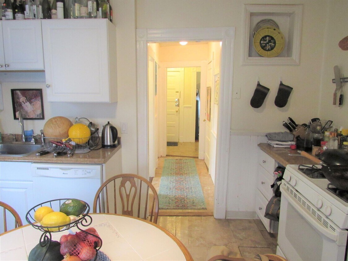 Primary Photo - 12 Craigie St