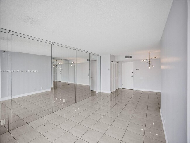 Building Photo - 290 174th St