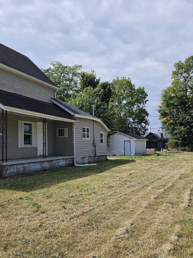 Building Photo - 2411 Cedar St