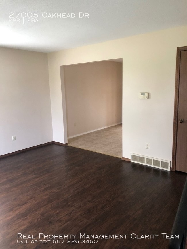 Building Photo - 2 Bed/2 Bath Townhouse in Perrysburg