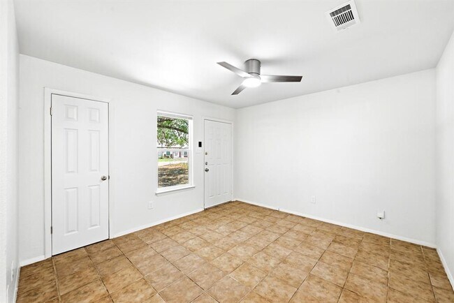 Foto del edificio - 910 Bret Ln
