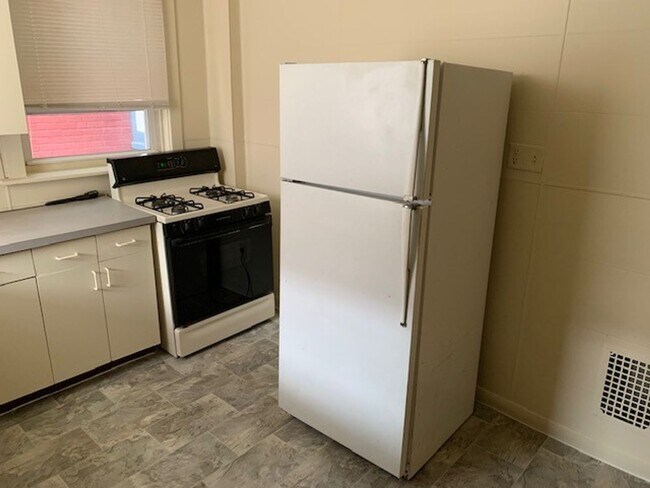 Building Photo - $1,200 Harrisburg 3 bedroom house for rent