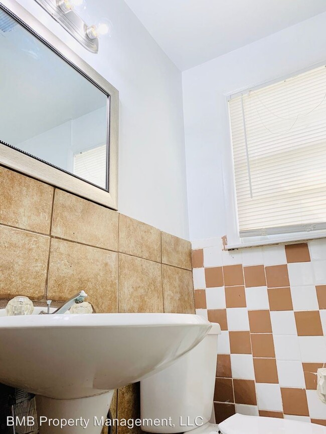 Foto del edificio - 3 br, 1 bath House - 3017 Midway Court