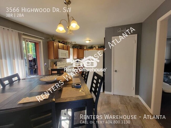 Foto del edificio - 3566 Highwood Dr SW