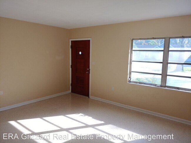 Foto del edificio - 3 br, 2 bath House - 312 N Blue Lake Ave