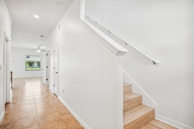 Building Photo - 3488 Pine Ribbon Dr