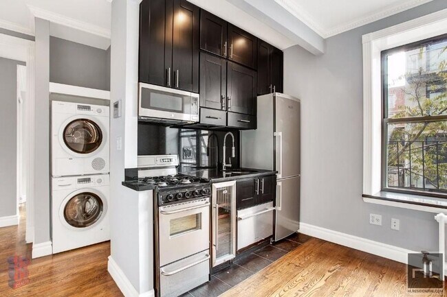 Building Photo - East 13th Street