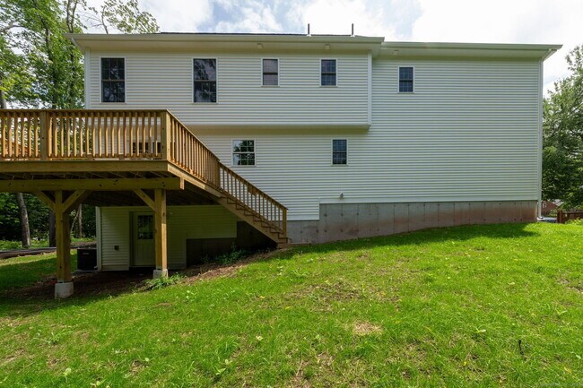 Building Photo - 290 Parker St