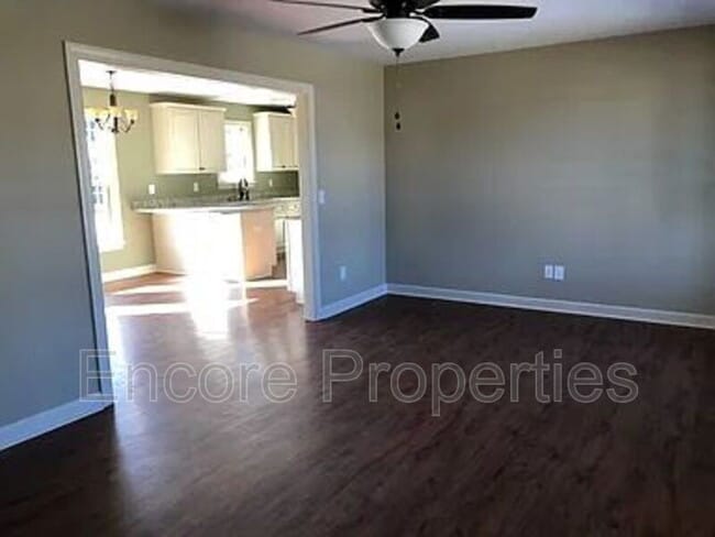 Building Photo - 21 Avalone Ct