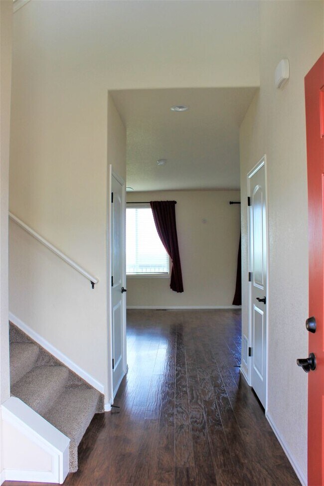 Building Photo - 6281 San Mateo Dr