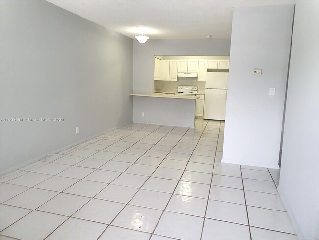 Foto del edificio - 210 NE 41st St