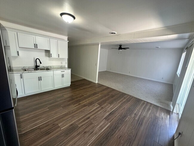 Foto del edificio - 630 E Jennings Rd
