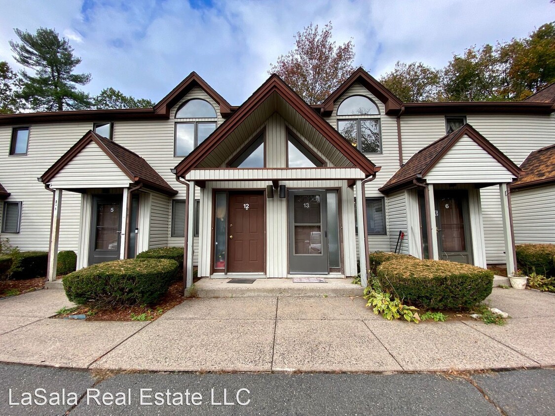 Primary Photo - 16 Northampton Ln