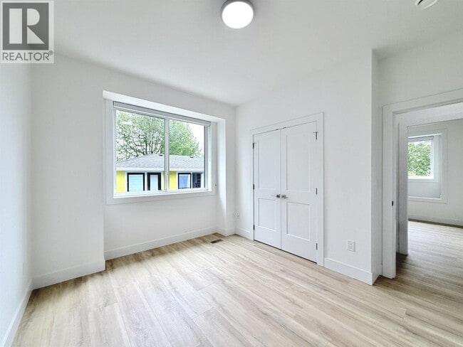 Building Photo - 5971 Sperling Ave