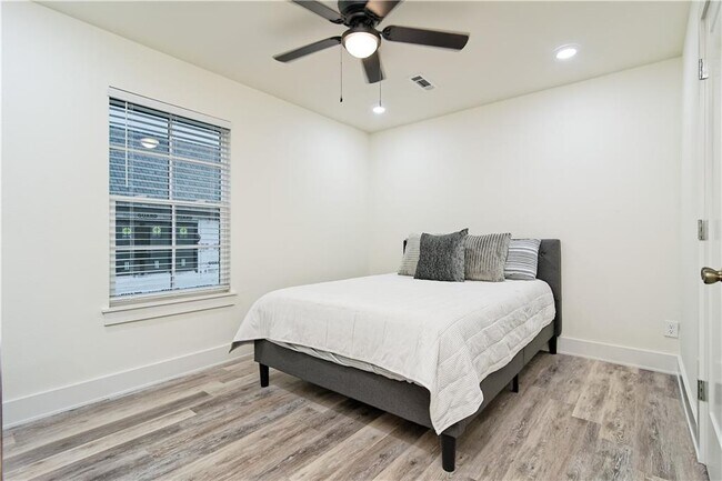 Foto del edificio - 230 SE B St