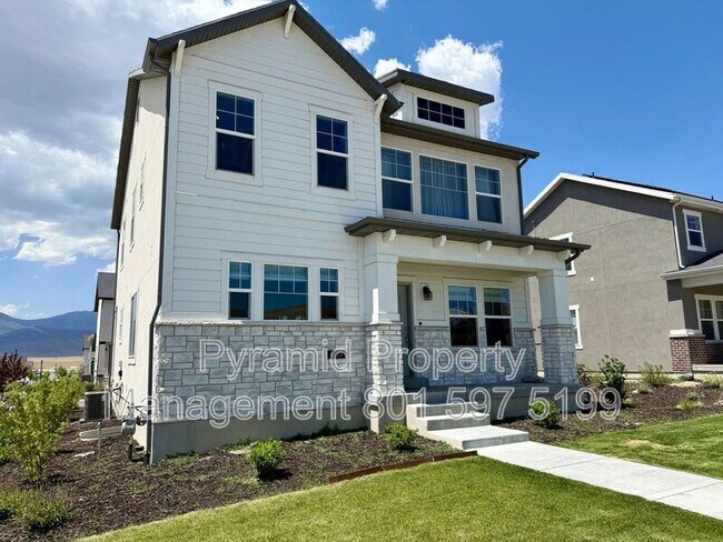Building Photo - 6733 N Mount Jefferson