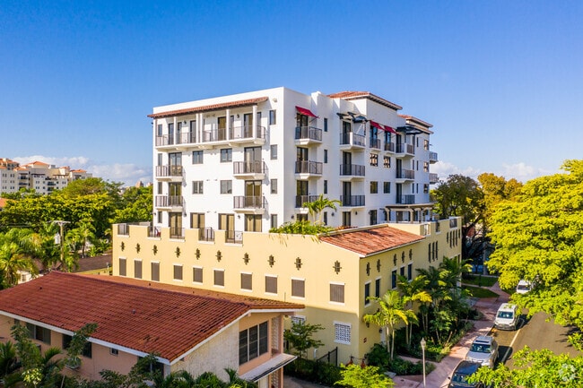 Building Photo - Gables Galiano