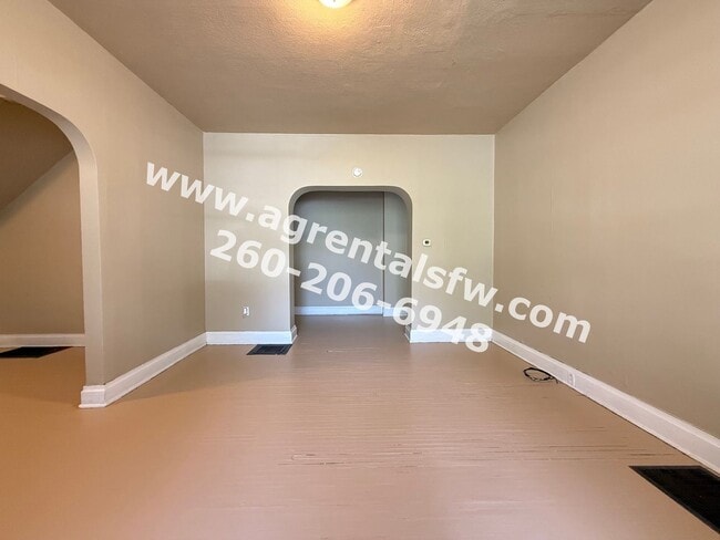 Building Photo - 911 W Creighton Ave